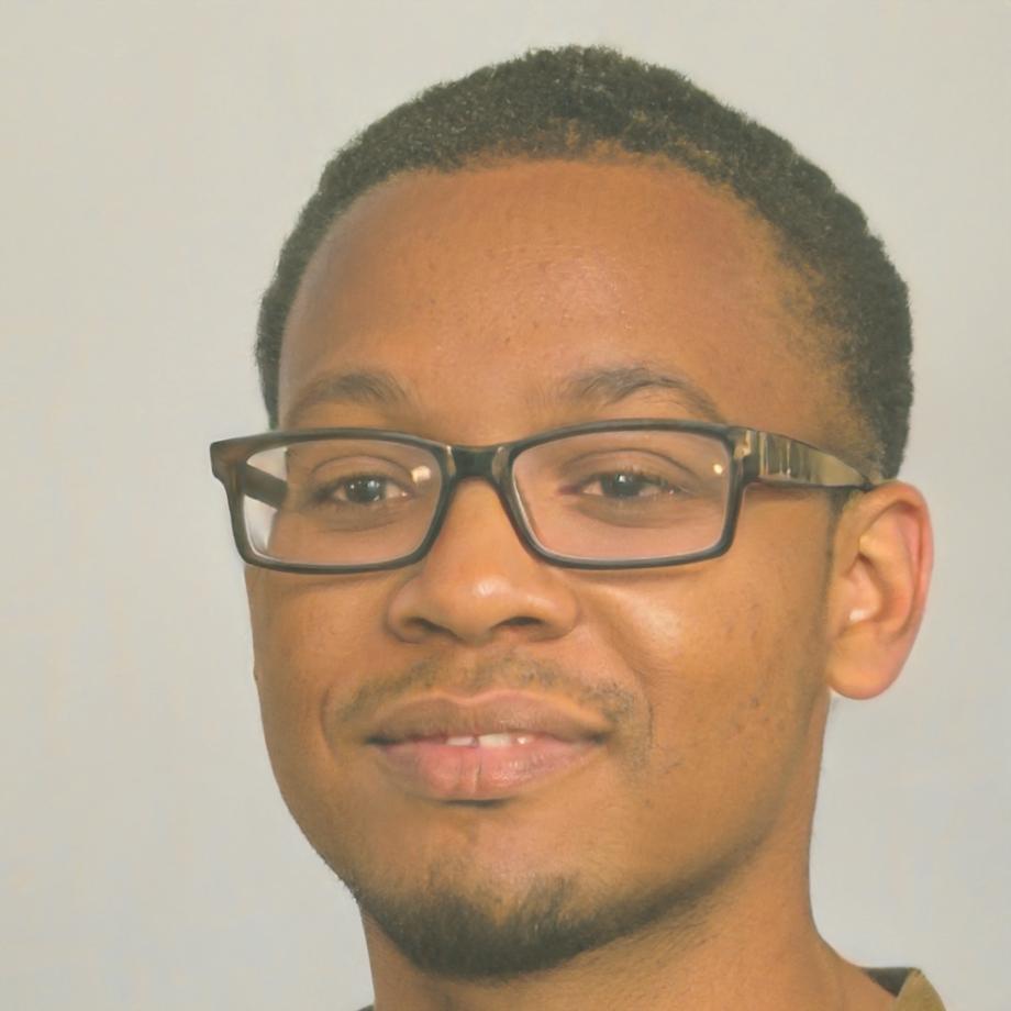 Portrait von Lennart Voss, Trainer für Fundamentalanalyse mit 12 Jahren Erfahrung im Finanzsektor